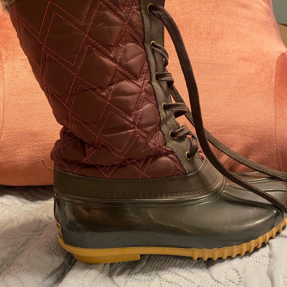 Womens Magellan Outdoor snow boots. Waterproof, worn about five times.Wine
